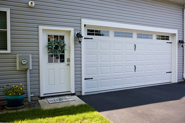 24/7 Emergency Garage Door Panel Replacement experts in White Rock, NM